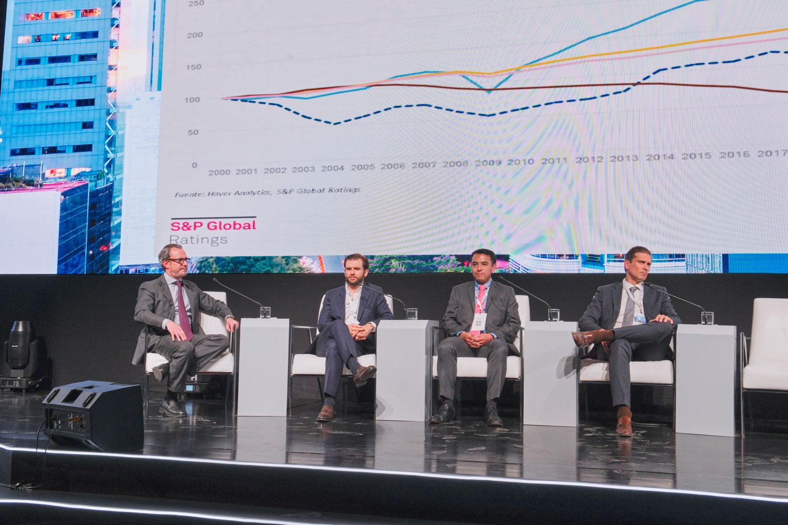 Pensiones, con pendientes en financiamiento y longevidad de mexicanos