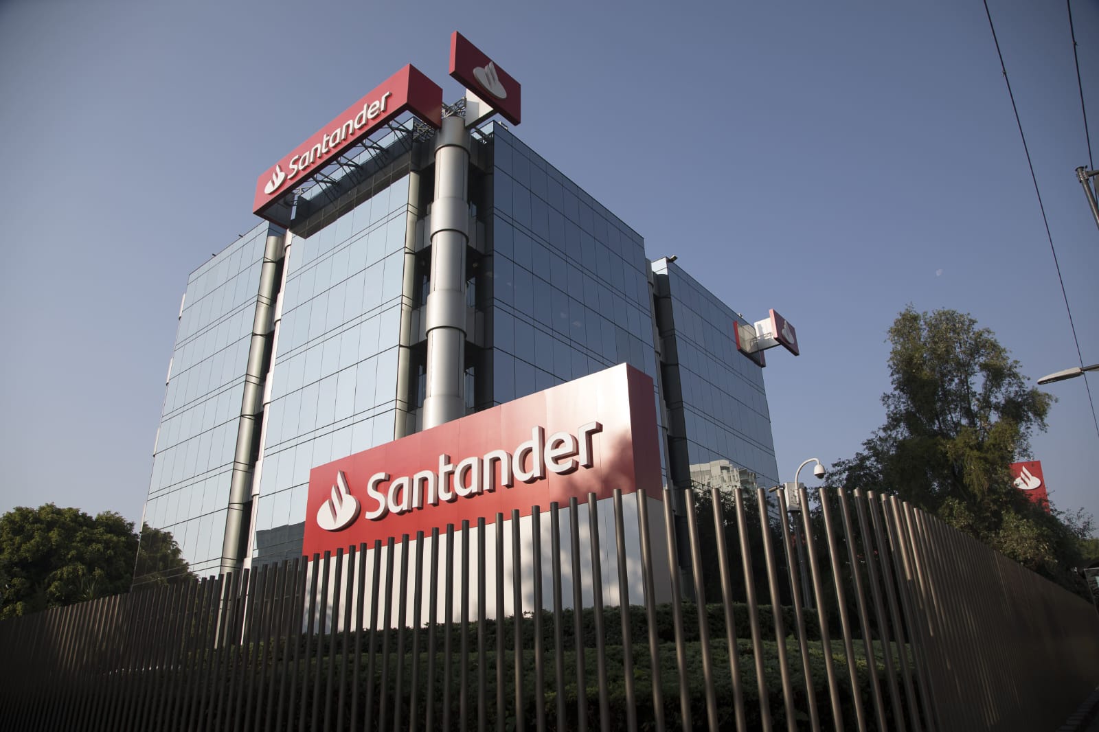 Santander le otorgará créditos a personas jubiladas y pensionadas